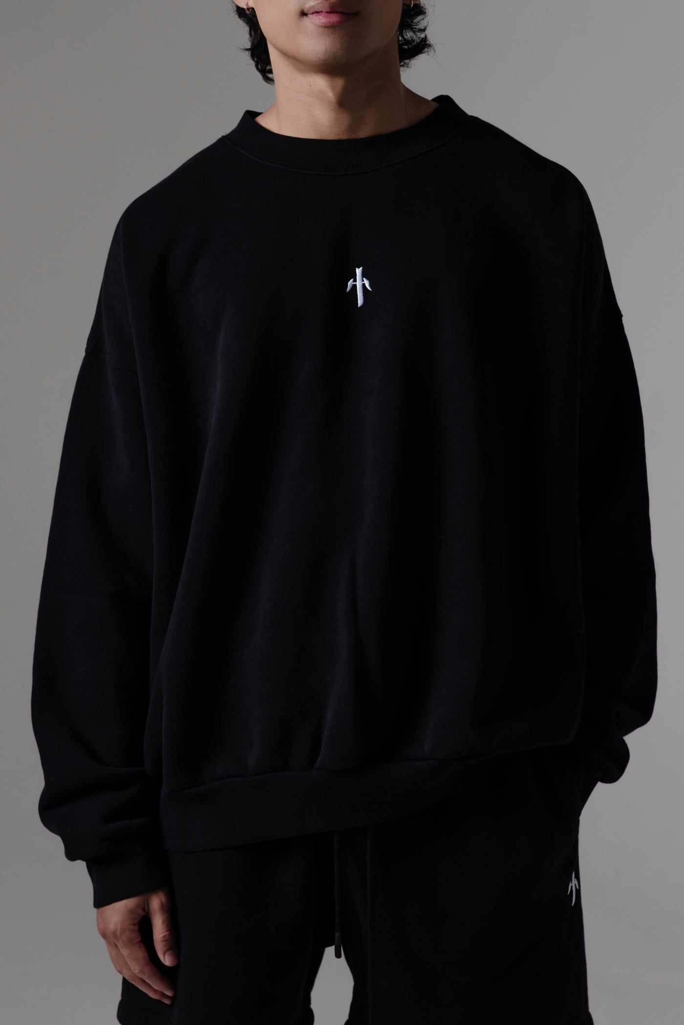 TOUR Fleece Crewneck [BLACKTOP]