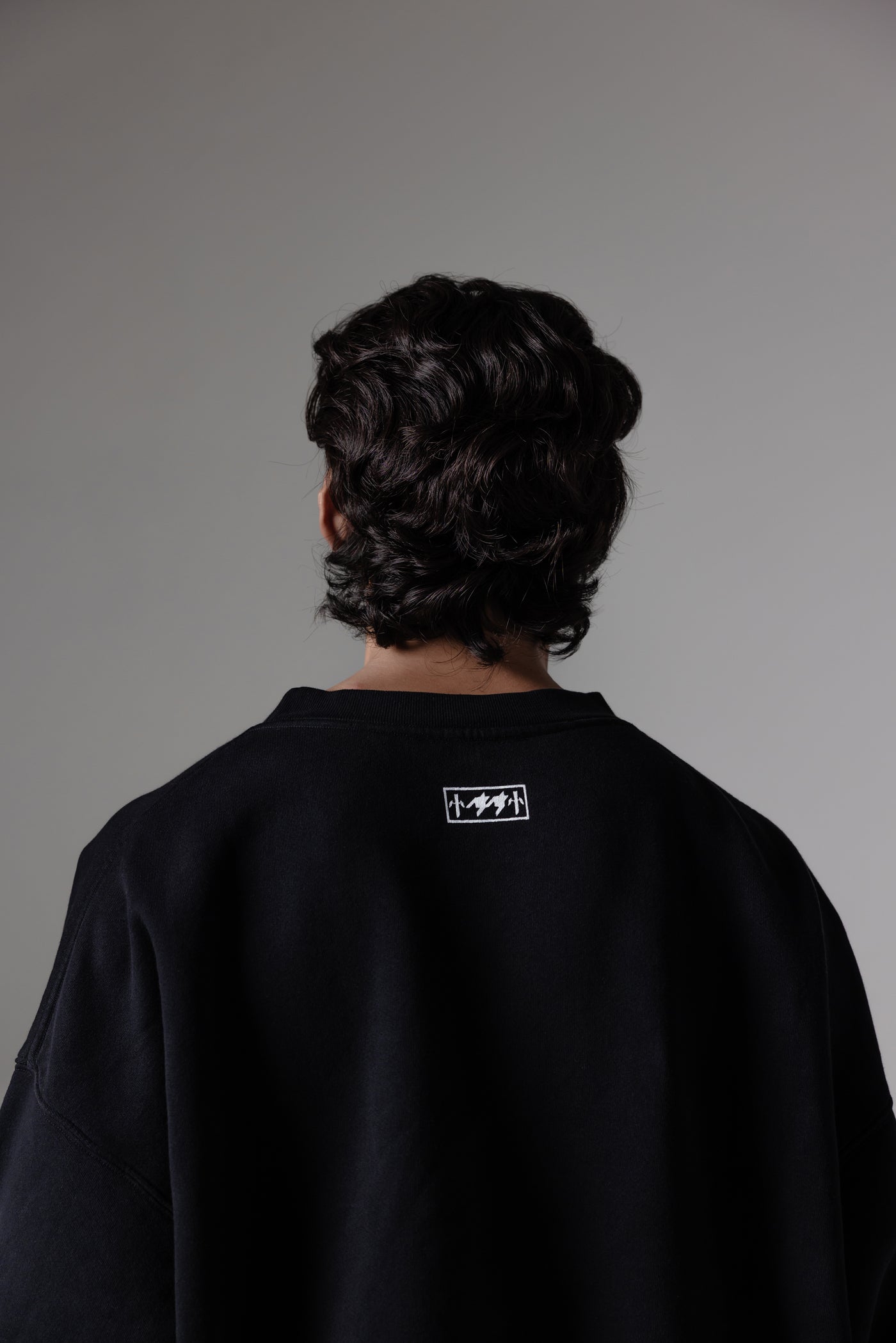 TOUR Fleece Crewneck [BLACKTOP]