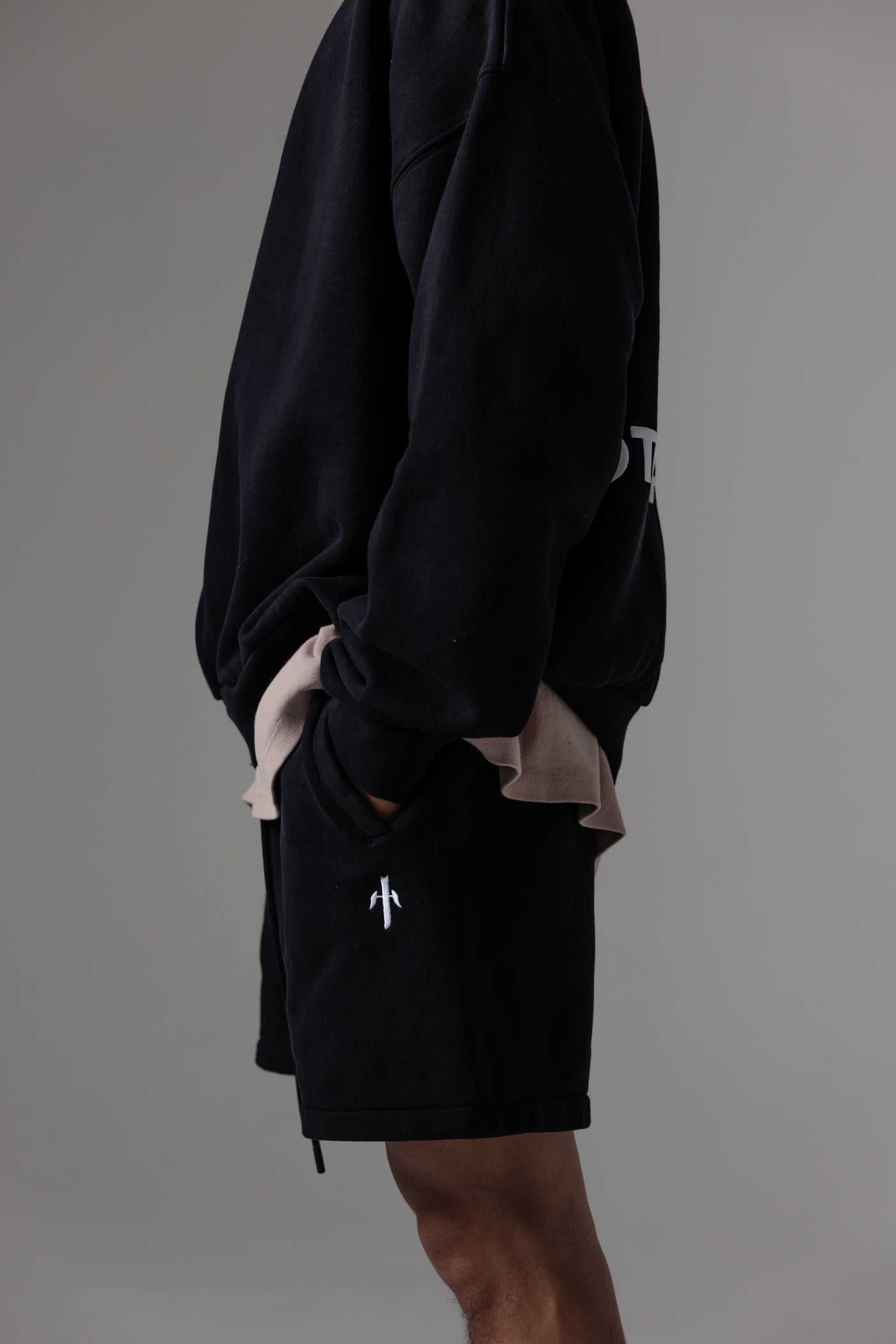 TOUR Fleece Sweatshorts [BLACKTOP]