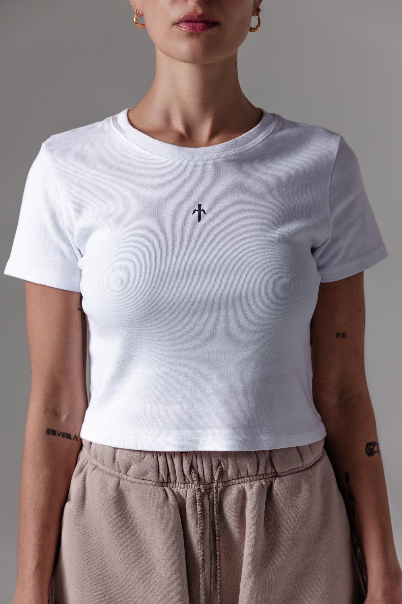 TOUR Women’s Cropped T-Shirt [WHITE]