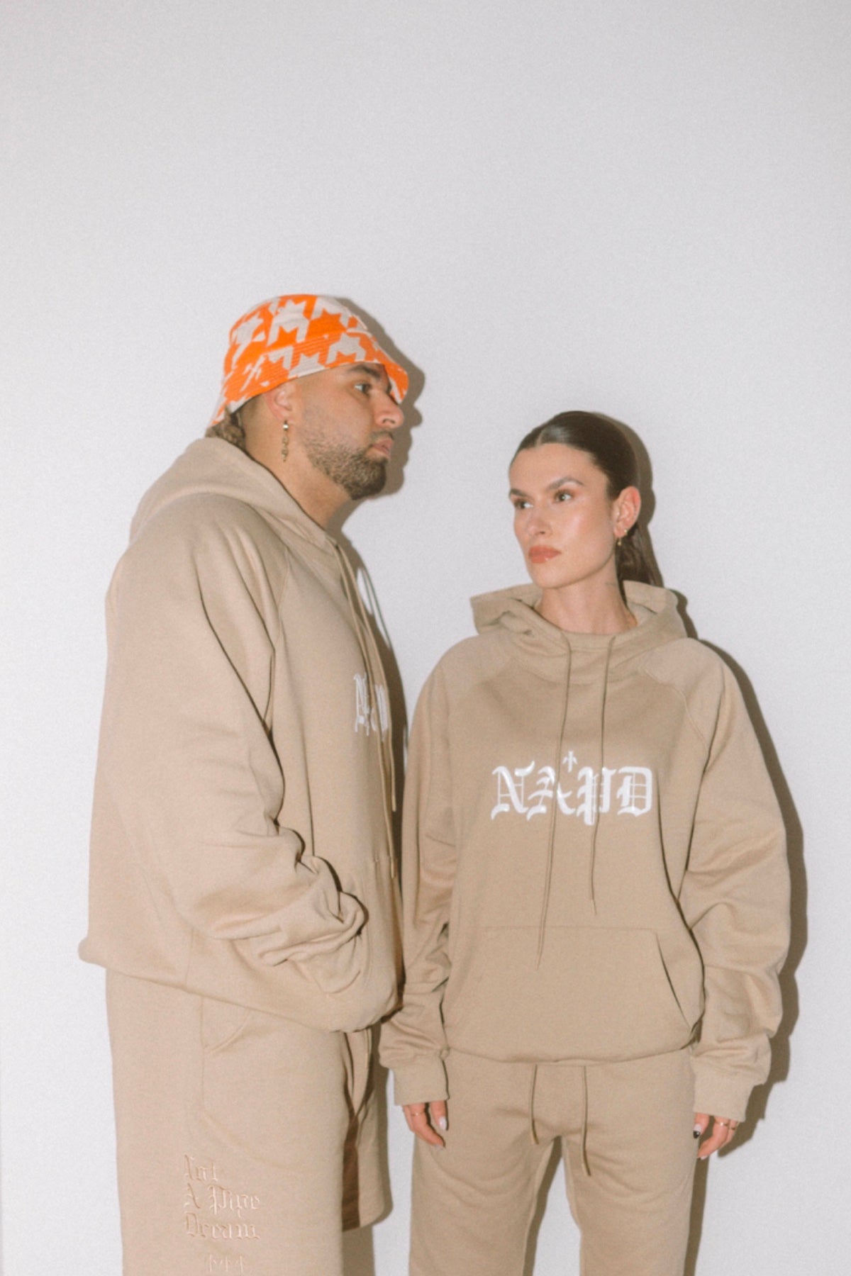 Logo Hooded Sweatshirt [Tan]